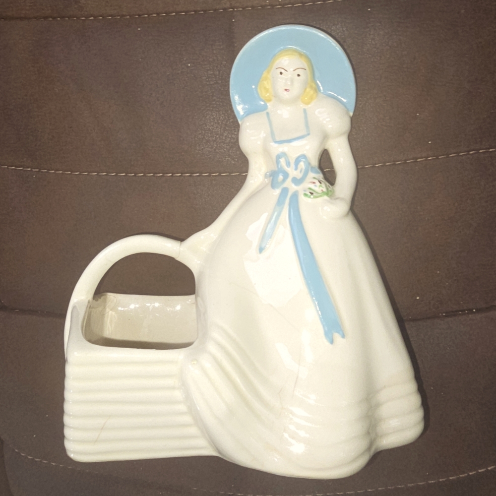 Hull 1940's Blue Bonnet Girl Holding Basket Planter Pottery USA